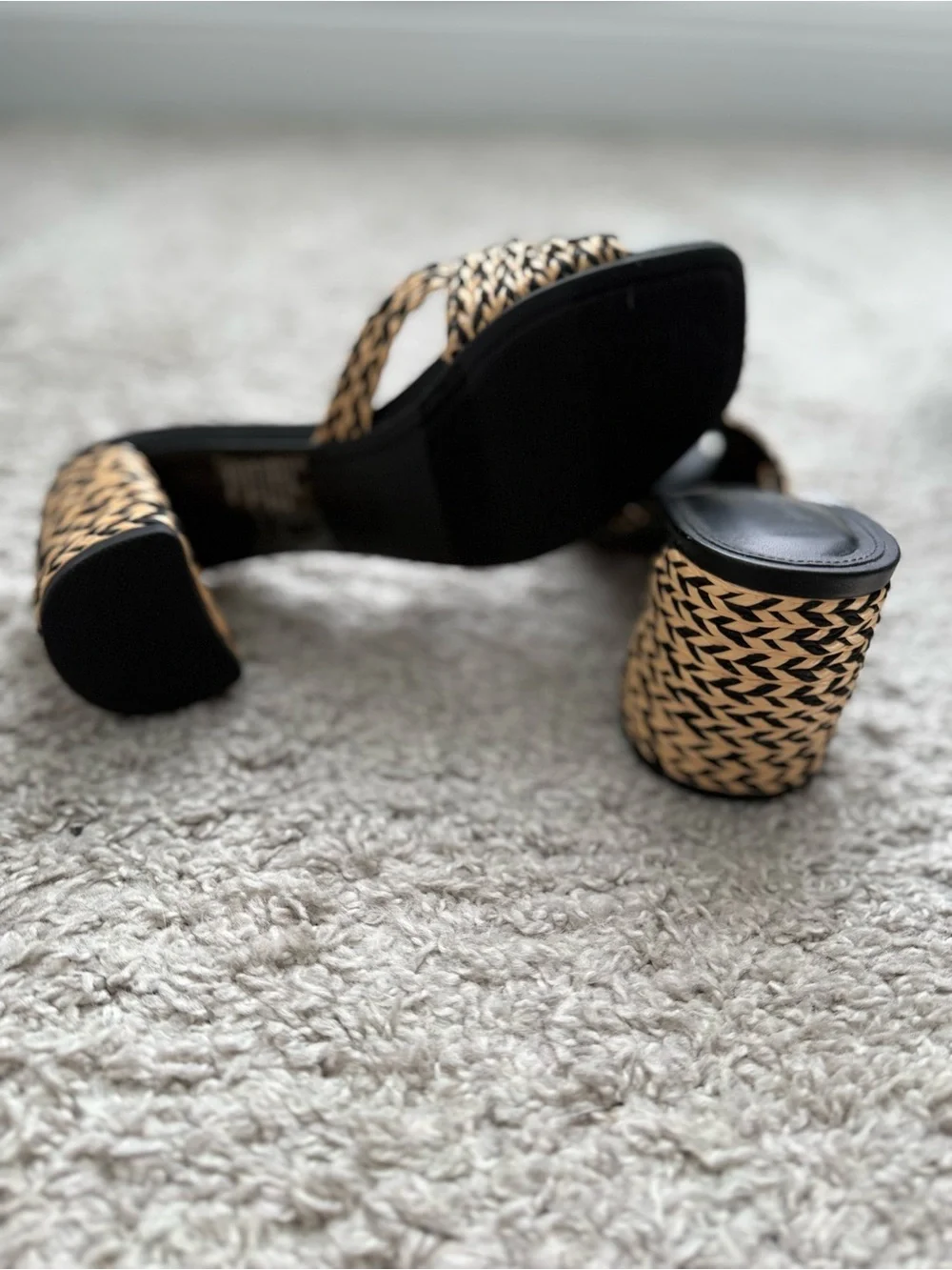 Universal Thread Knot Heels